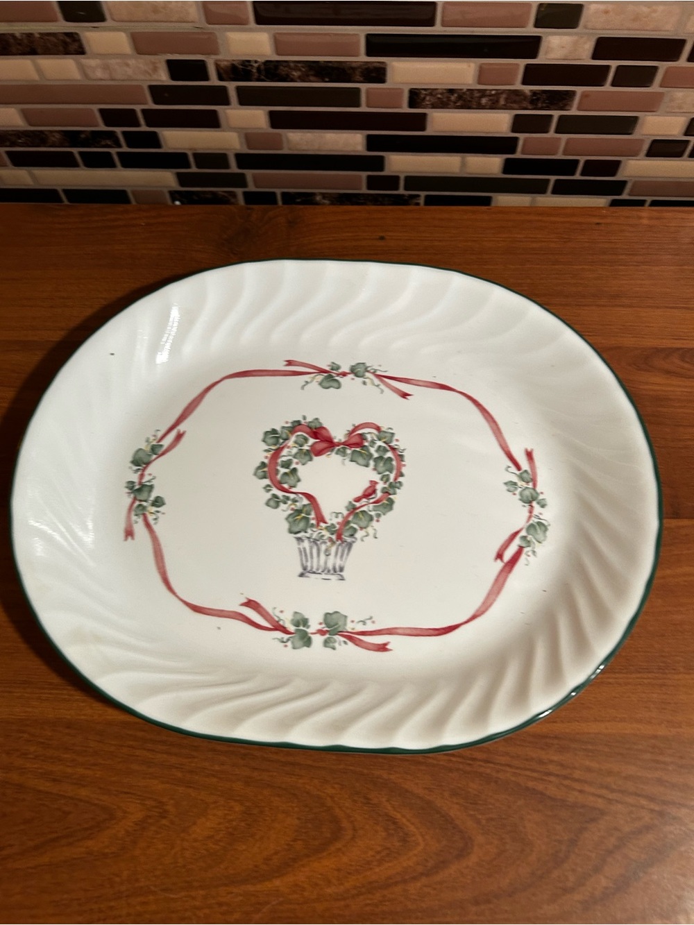 Vintage Corelle Calloway Holiday Serving Tray Red Ribbon & Green Ivy Heart Motif